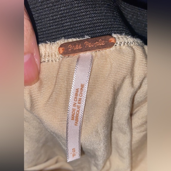 Free People Skirt With 3D Tool Rosettes Color Ivory/Black. Size Small - Picture 4 of 5